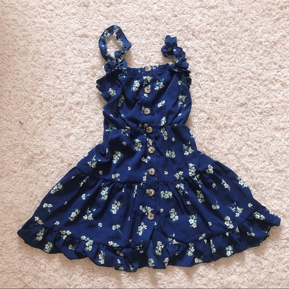 Frilly dress 🦋 - Picture 4 of 9